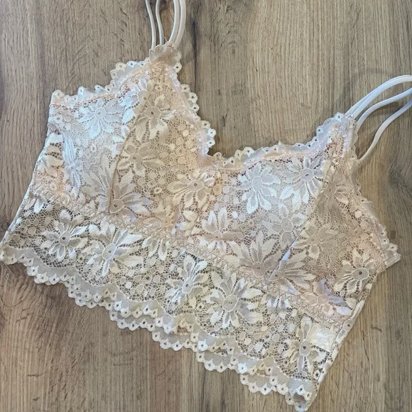 Nude lace scalloped bralette - Picture 6 of 7